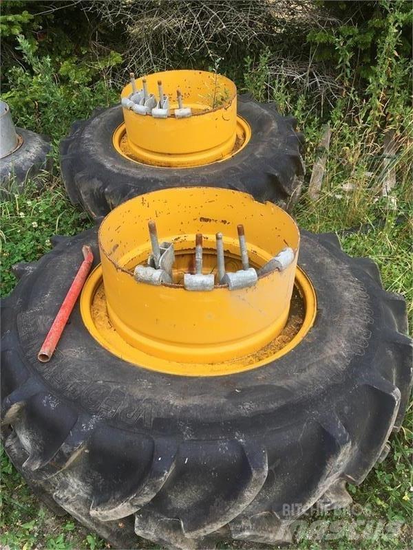 Vredestein 420/85-30 Tyres, wheels and rims