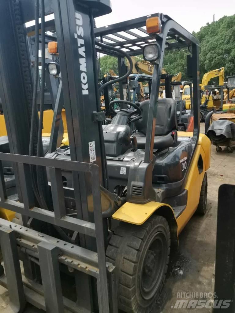 Komatsu 30 Telescopic handlers