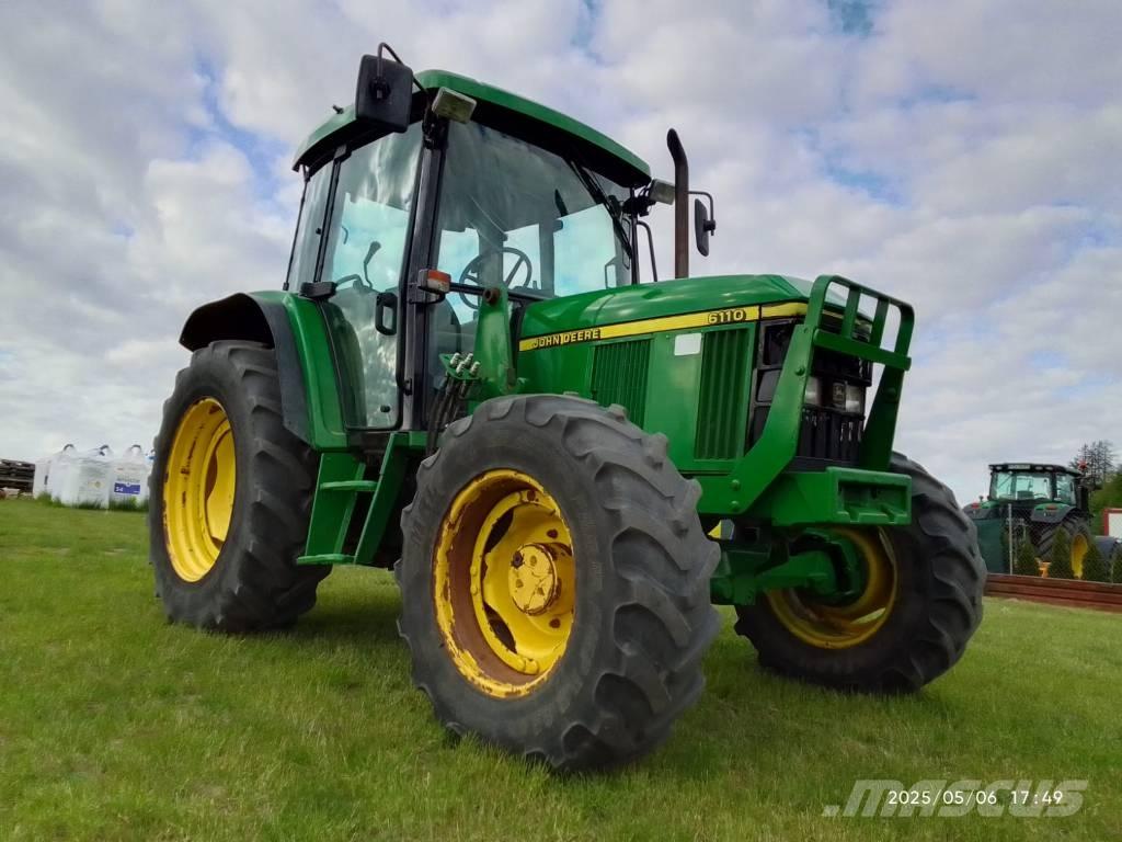 John Deere 6110 SE Tractors