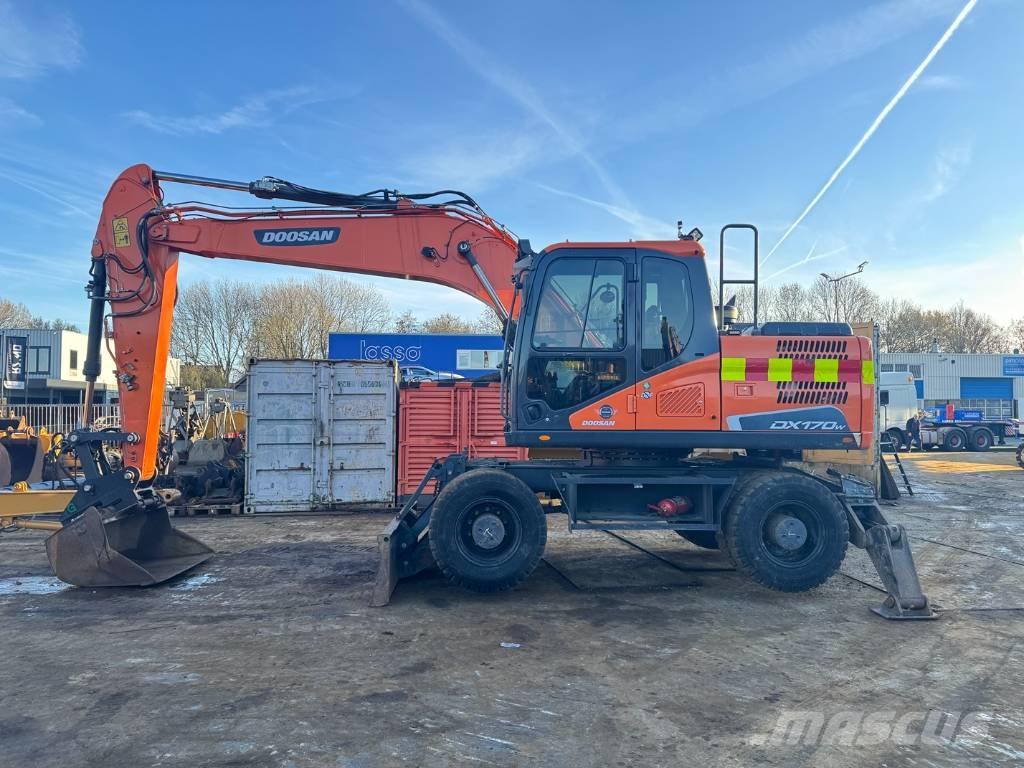 Doosan DX 170 W - 5 Wheeled excavators