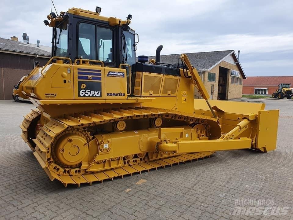 Komatsu D 65 PX-17 Crawler dozers