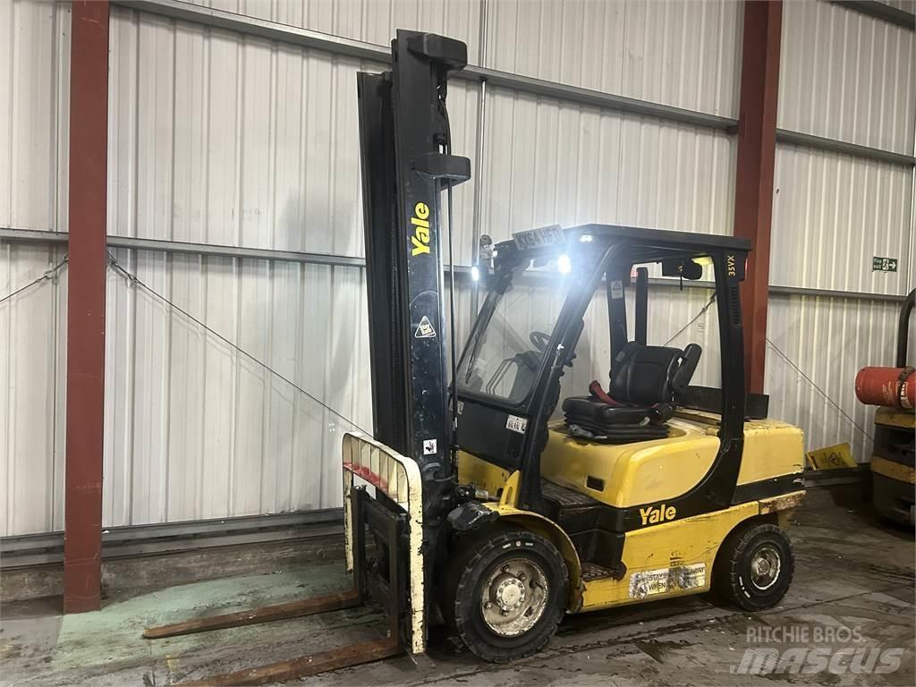 Yale GDP35VX Diesel trucks