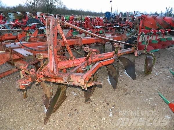 Kverneland 4 Ploughs