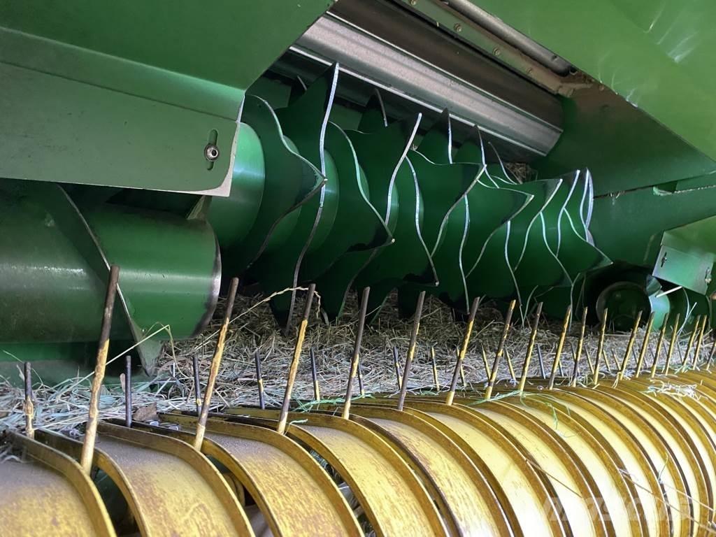 John Deere 623 Round balers