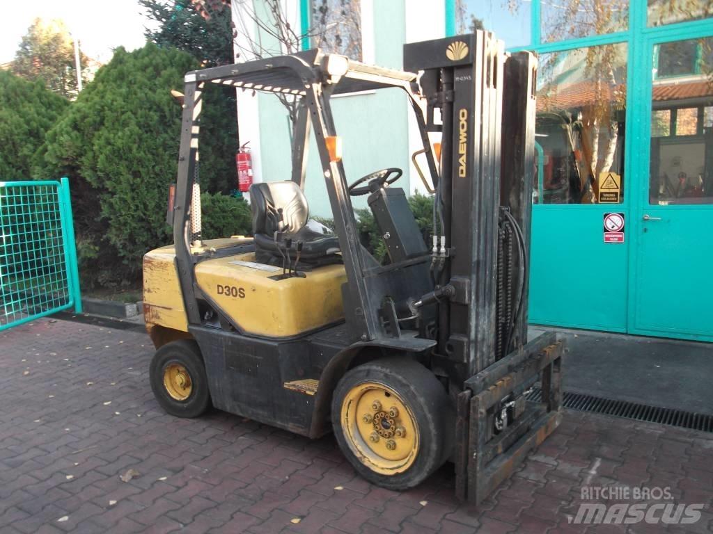 Daewoo D30S3 V-2372 Diesel trucks
