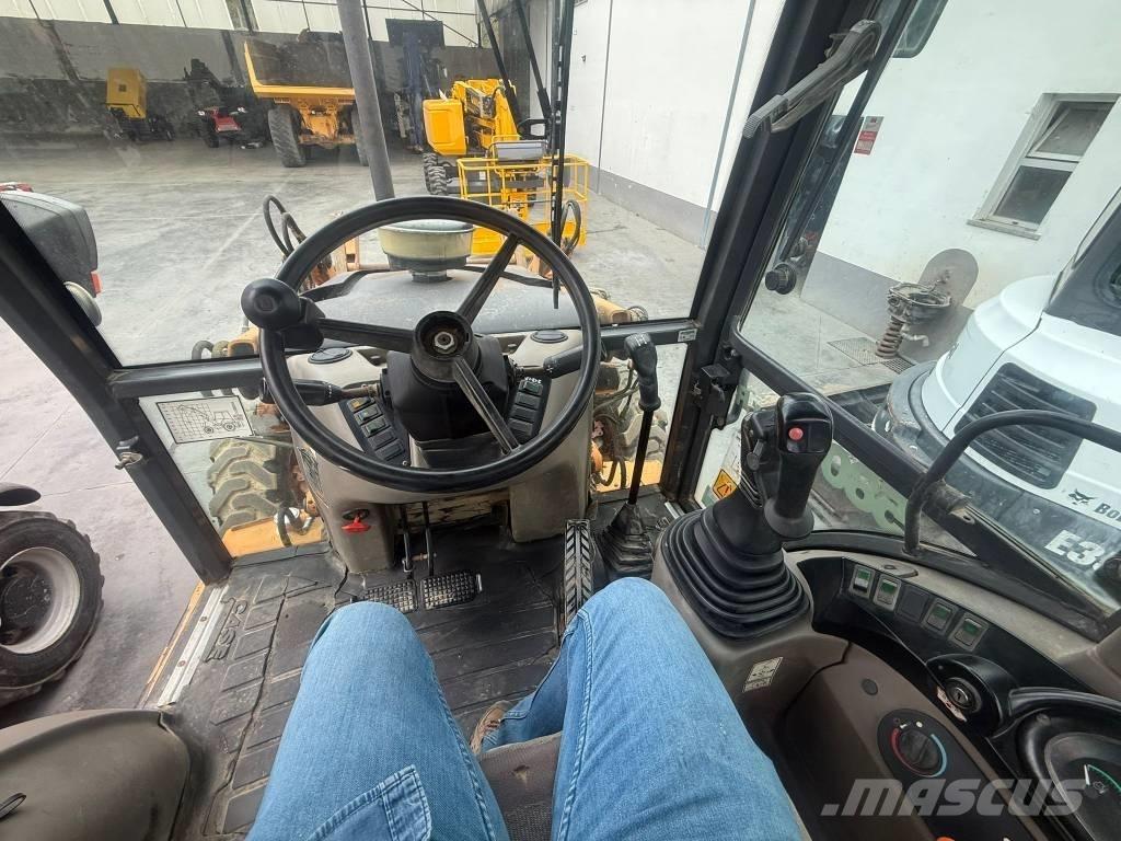 CASE 580 SR Backhoe