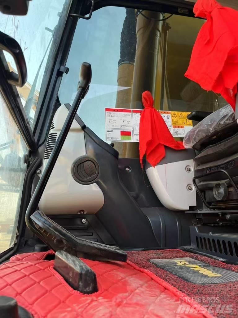 Komatsu 240 LC-8 Crawler excavators