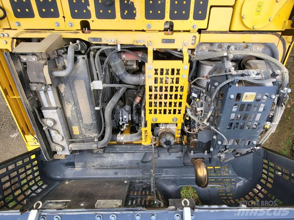 Komatsu PC240NLC-11 Crawler excavators