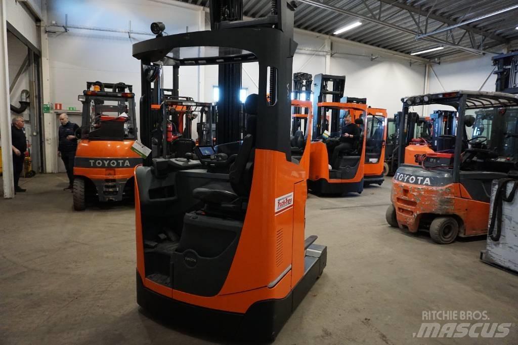 Toyota RRE140HE Reach truck