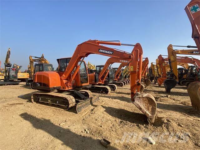 Doosan DX80 Mini excavators  7t - 12t