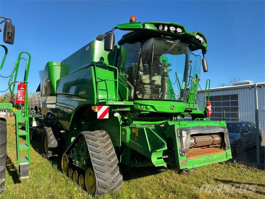 John Deere S680 Combine harvesters