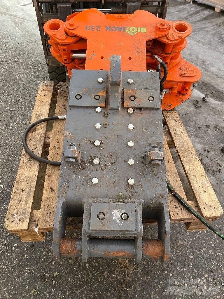 Biojack 230  ntp-10 Grapples