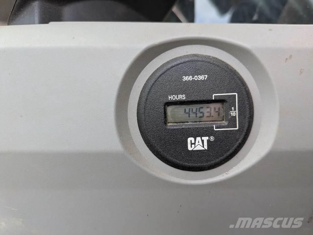 CAT 374F Crawler excavators