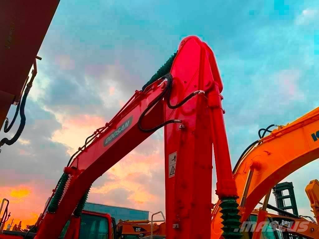 Doosan DX 225 LC Crawler excavators