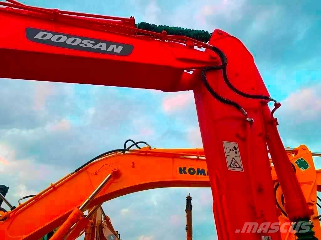 Doosan DX 225 LC Crawler excavators