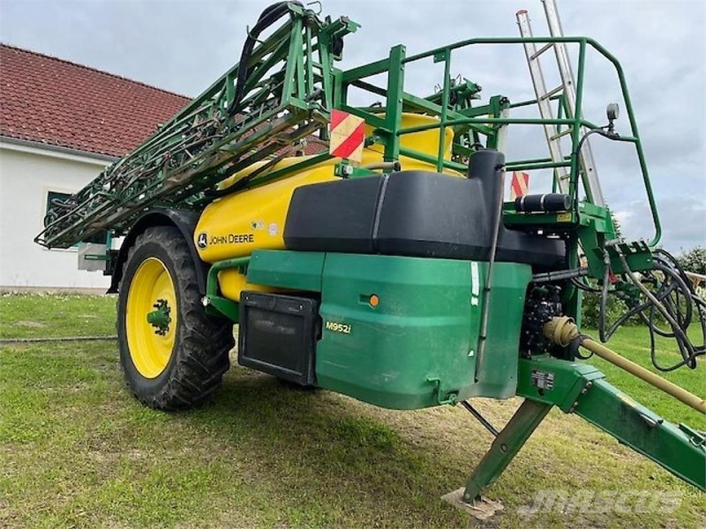 John Deere M952I Trailed sprayers