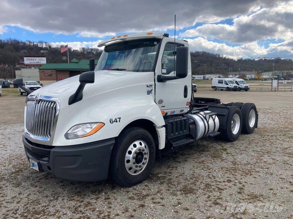 International LT Prime Movers