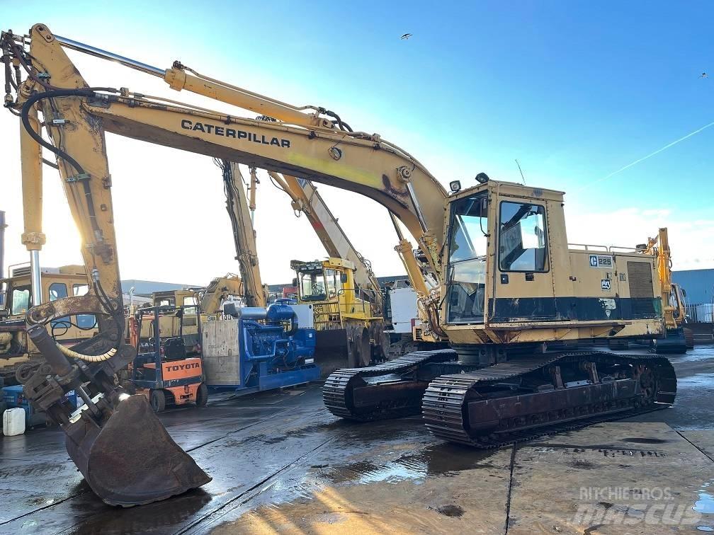 CAT 225 Crawler excavators