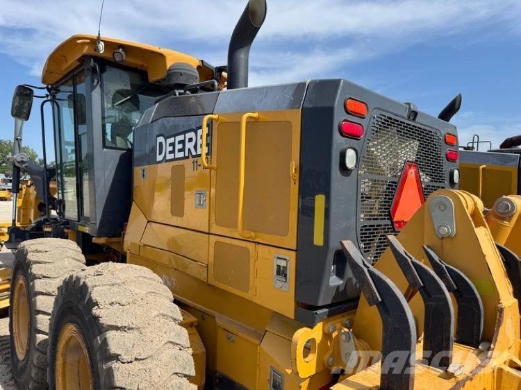 DEERE 772GP Graders