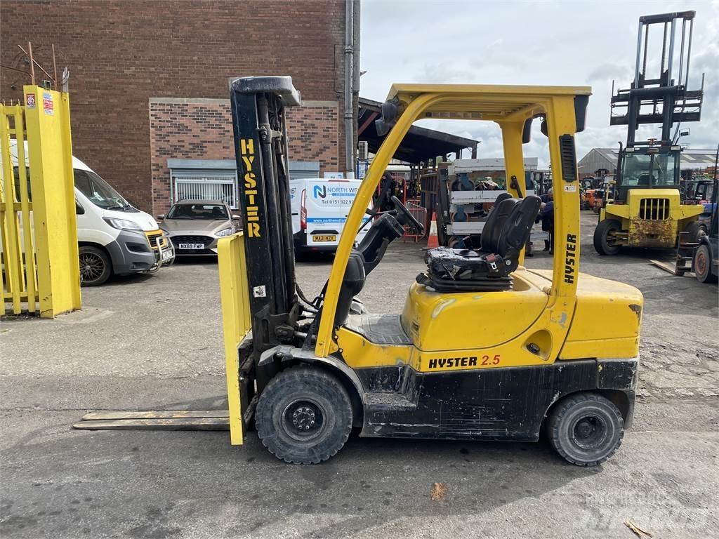 Hyster H2.5CT Diesel trucks