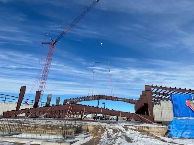 Manitowoc 999 Track mounted cranes