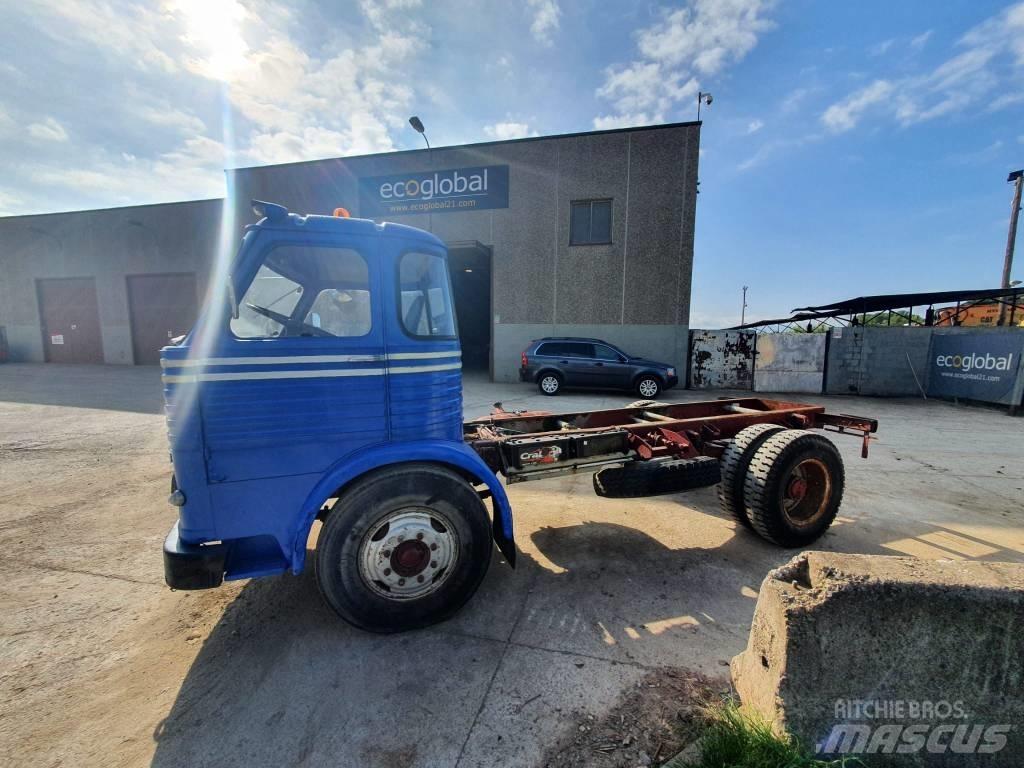 Pegaso COMET 1090 Chassis Cab trucks