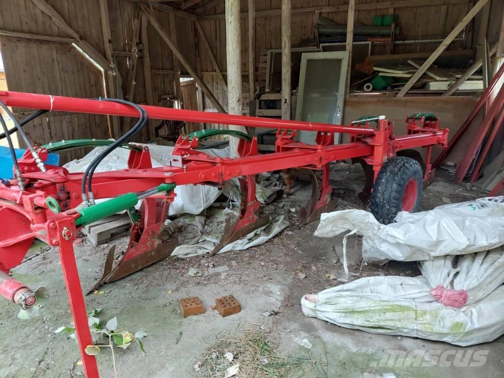 Unia TUR VARIO 5 R Ploughs