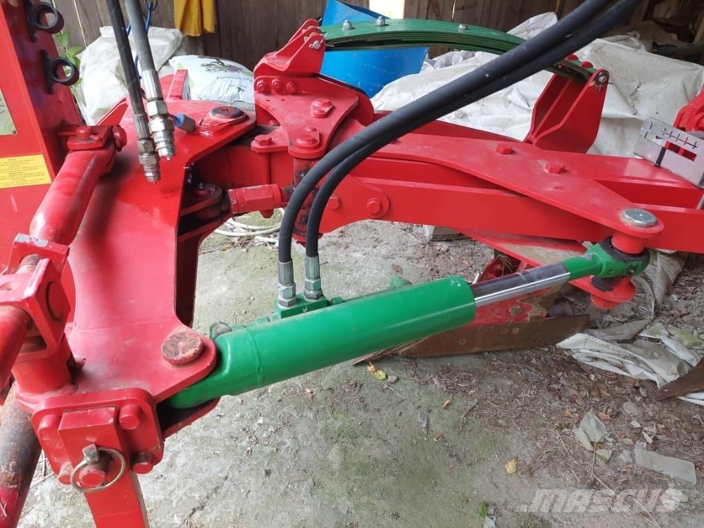 Unia TUR VARIO 5 R Ploughs