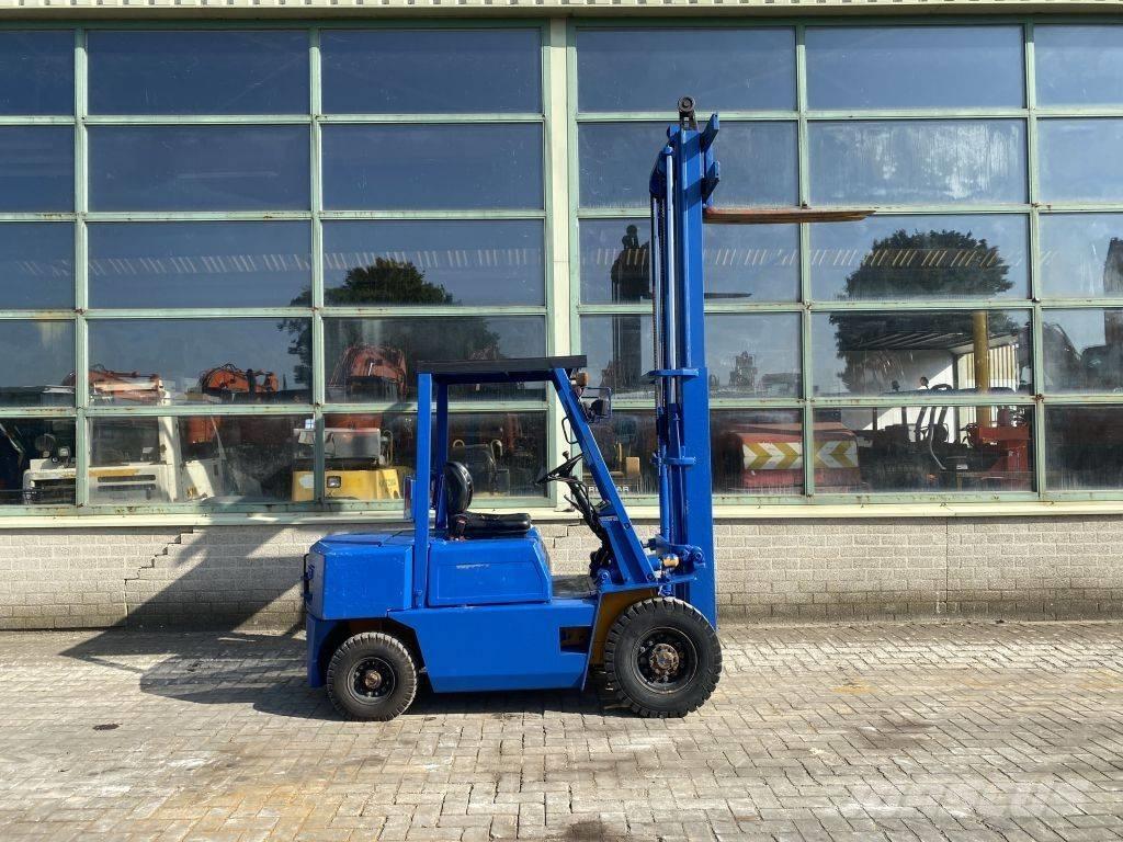 Komatsu FD 28-10 Diesel trucks