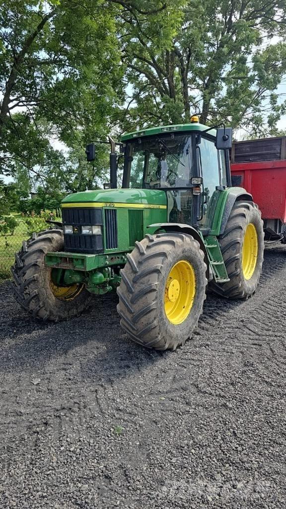 John Deere 6910 Tractors