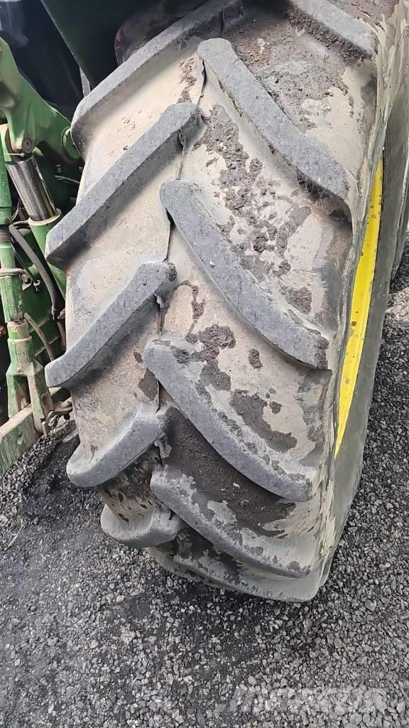 John Deere 6910 Tractors