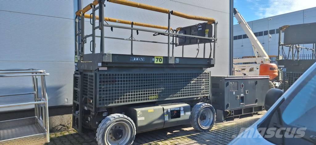 JLG M 3369 Scissor lifts