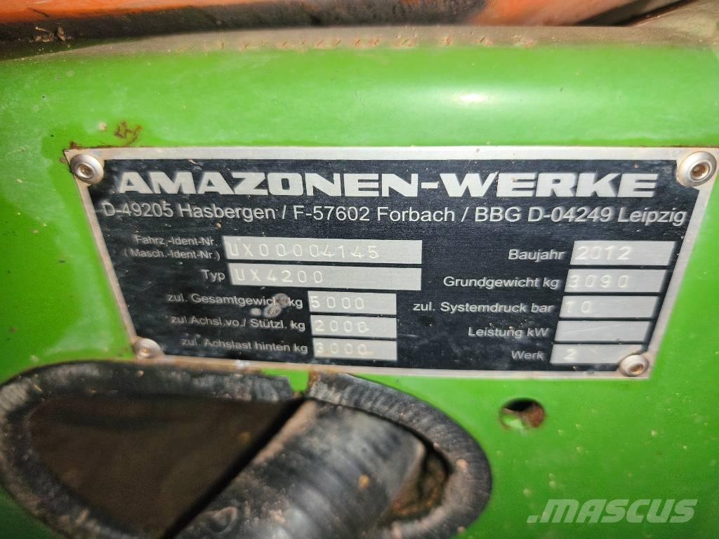 Amazone UX 4200 Trailed sprayers
