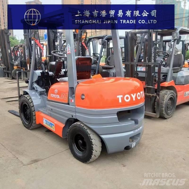 Toyota 6 F Diesel trucks