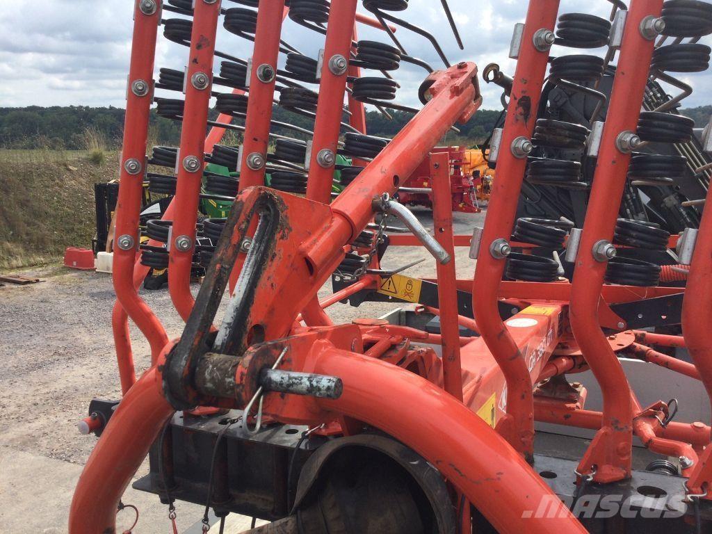 Kuhn GA 3801 GM Windrowers