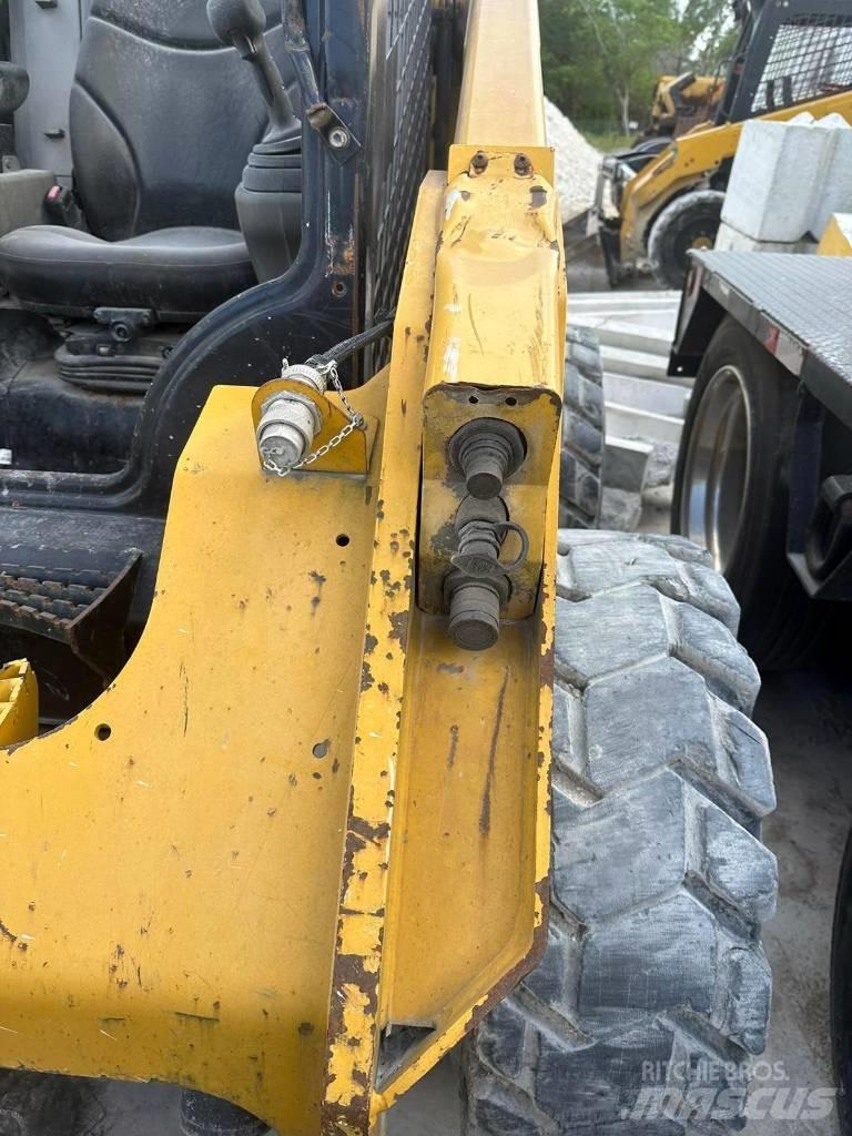 CAT 262 D Skid steer loaders