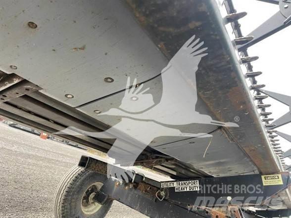 Agco 8200 Combine harvester heads