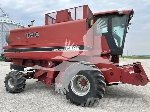 Case IH 1640 Combine harvesters