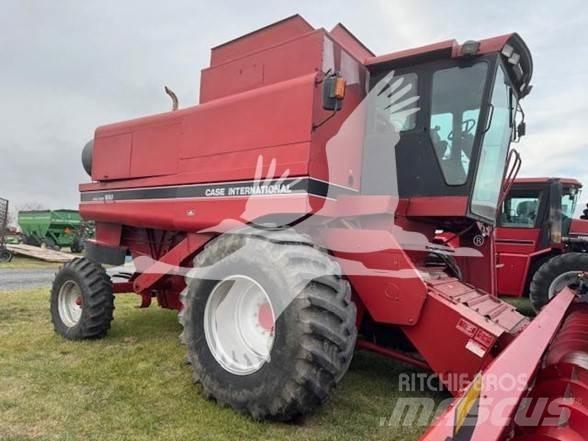 Case IH 1680 Combine harvesters