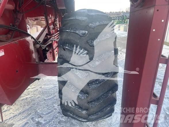 Case IH 1680 Combine harvesters