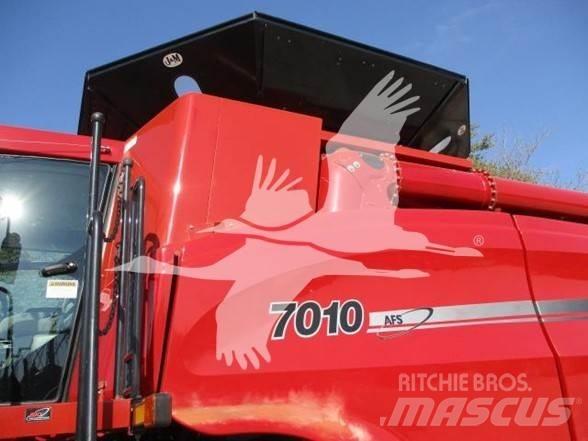 Case IH 7010 Combine harvesters