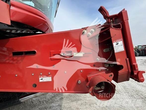 Case IH 7010 Combine harvesters