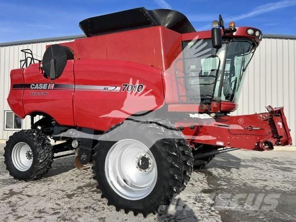 Case IH 7010 Combine harvesters