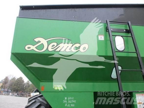Demco 750 Grain / Silage Trailers