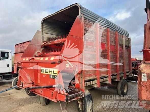 Gehl BU920 Forage wagons