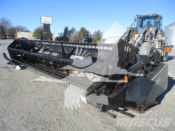 Gleaner 520 Combine harvester heads