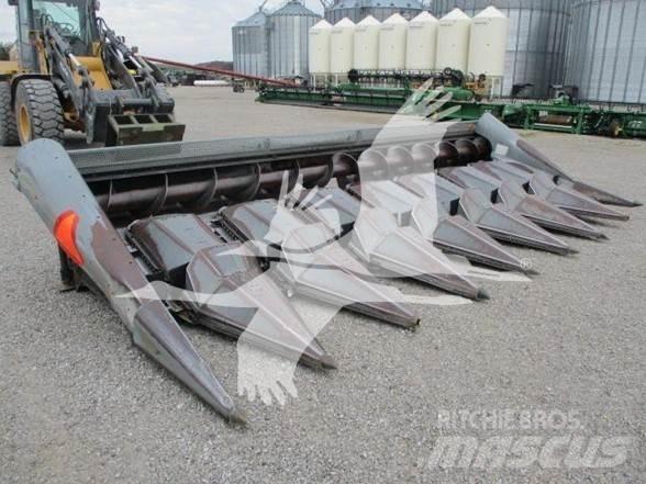 Gleaner 830 Combine harvester heads