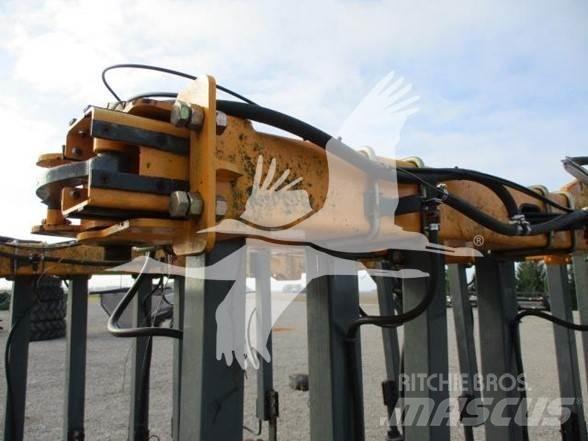 Hagie NTB16 Mineral spreaders