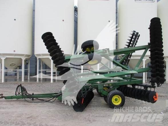John Deere 630 Disc harrows