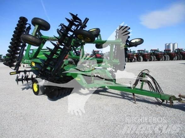 John Deere 637 Disc harrows